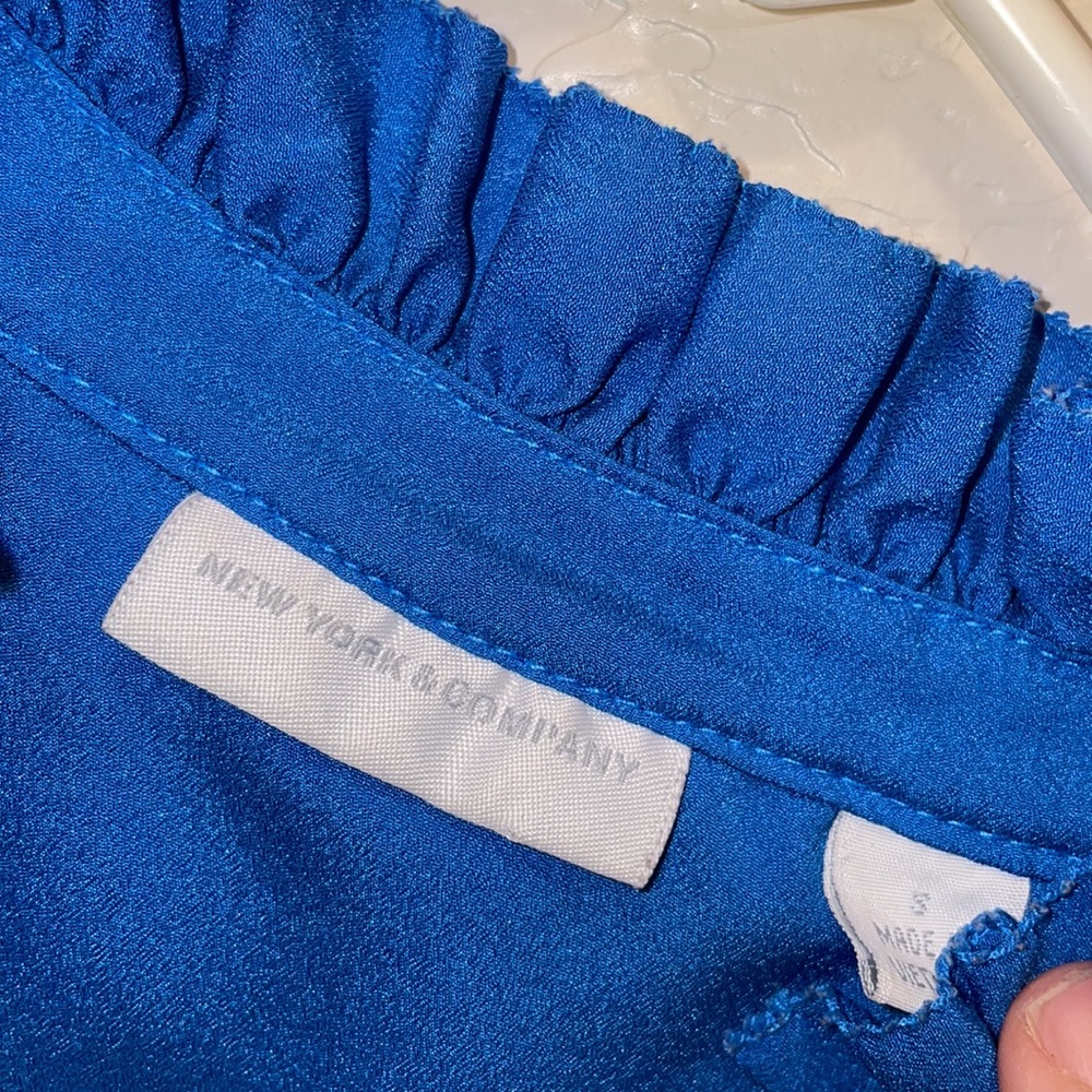 •NEW YORK & COMPANY•BLUE RUFFLE BUTTON DOWN TANK TOP BLOUSE SIZE SMALL. EUC - Picture 4 of 7